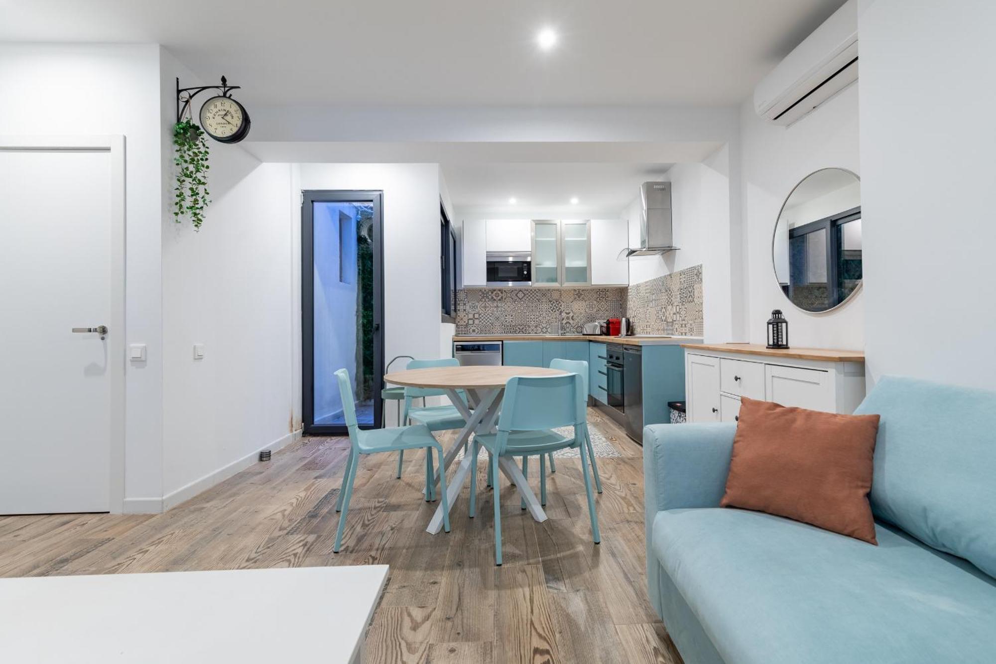 Apartup Ruzafa Vertical Valencia Exterior photo