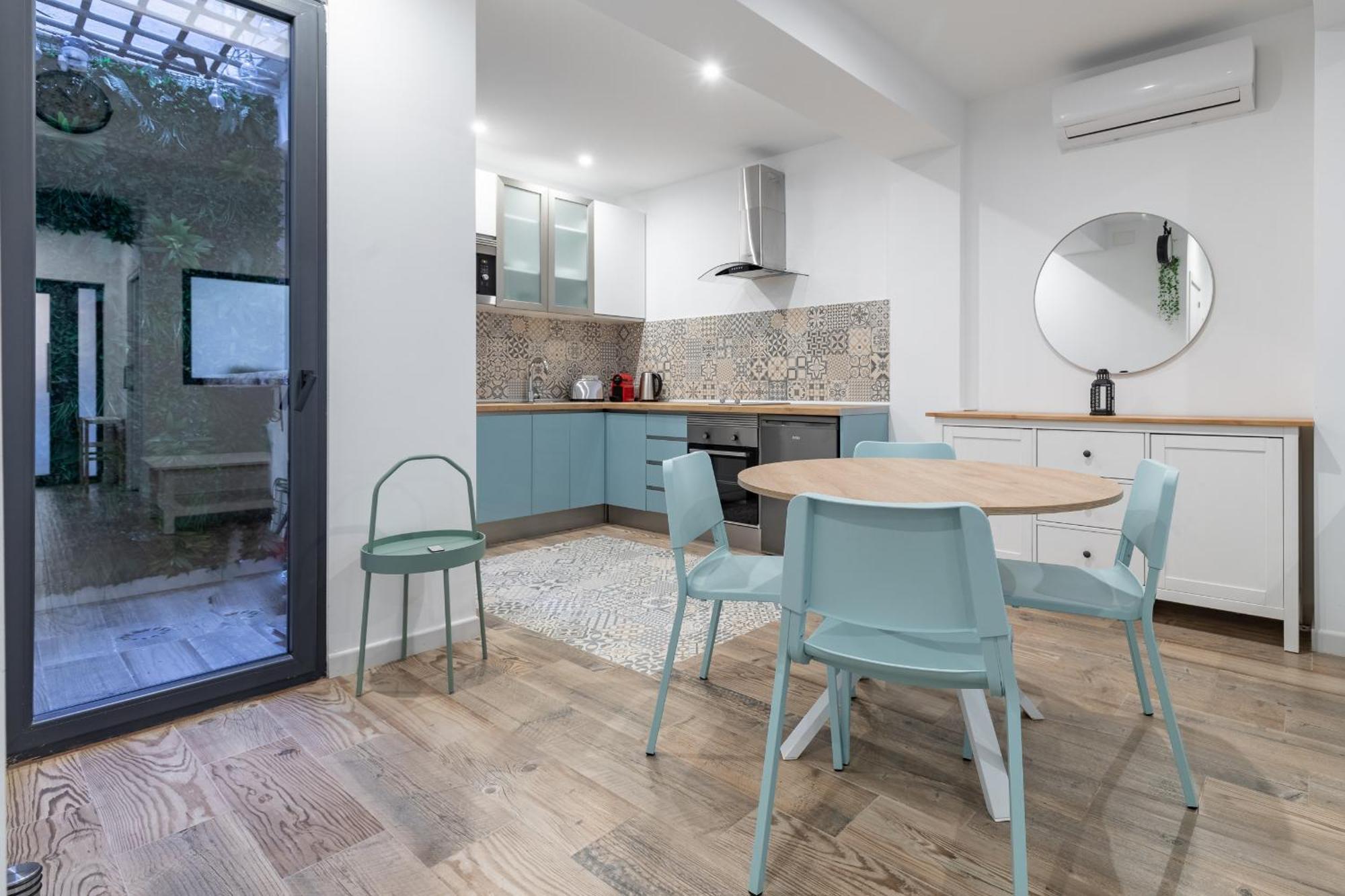 Apartup Ruzafa Vertical Valencia Exterior photo